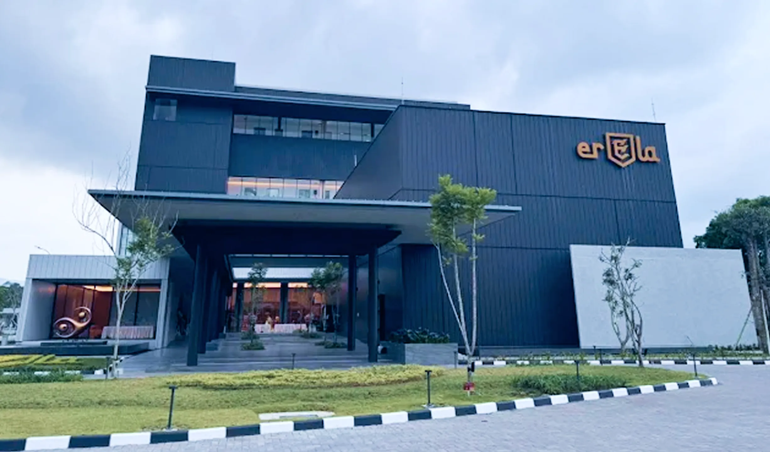 Erella Salatiga